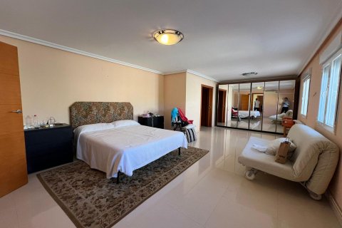 Huvila myytävänä Torrevieja, Alicante, Espanja, 6 makuuhuonetta, 579 m2 No. 115169 - kuva 14