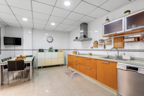 Paritalo myytävänä Guardamar del Segura, Alicante, Espanja, 4 makuuhuonetta, 344 m2 No. 119052 - kuva 7