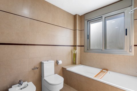 Paritalo myytävänä Guardamar del Segura, Alicante, Espanja, 4 makuuhuonetta, 344 m2 No. 119052 - kuva 19