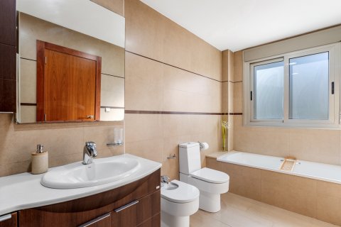 Paritalo myytävänä Guardamar del Segura, Alicante, Espanja, 4 makuuhuonetta, 344 m2 No. 119052 - kuva 20