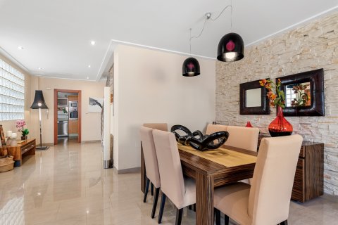 Paritalo myytävänä Guardamar del Segura, Alicante, Espanja, 4 makuuhuonetta, 344 m2 No. 119052 - kuva 6