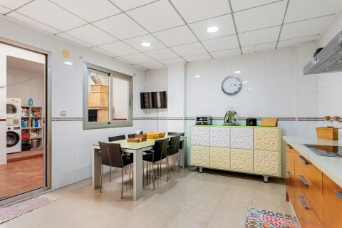 Paritalo myytävänä Guardamar del Segura, Alicante, Espanja, 4 makuuhuonetta, 344 m2 No. 119052 - kuva 8
