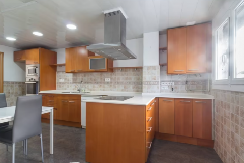 Dzīvoklis pārdošanā Gava, Barcelona, Spānijā 3 istabas, 121 m2 Nr. 53122 - attēls 15