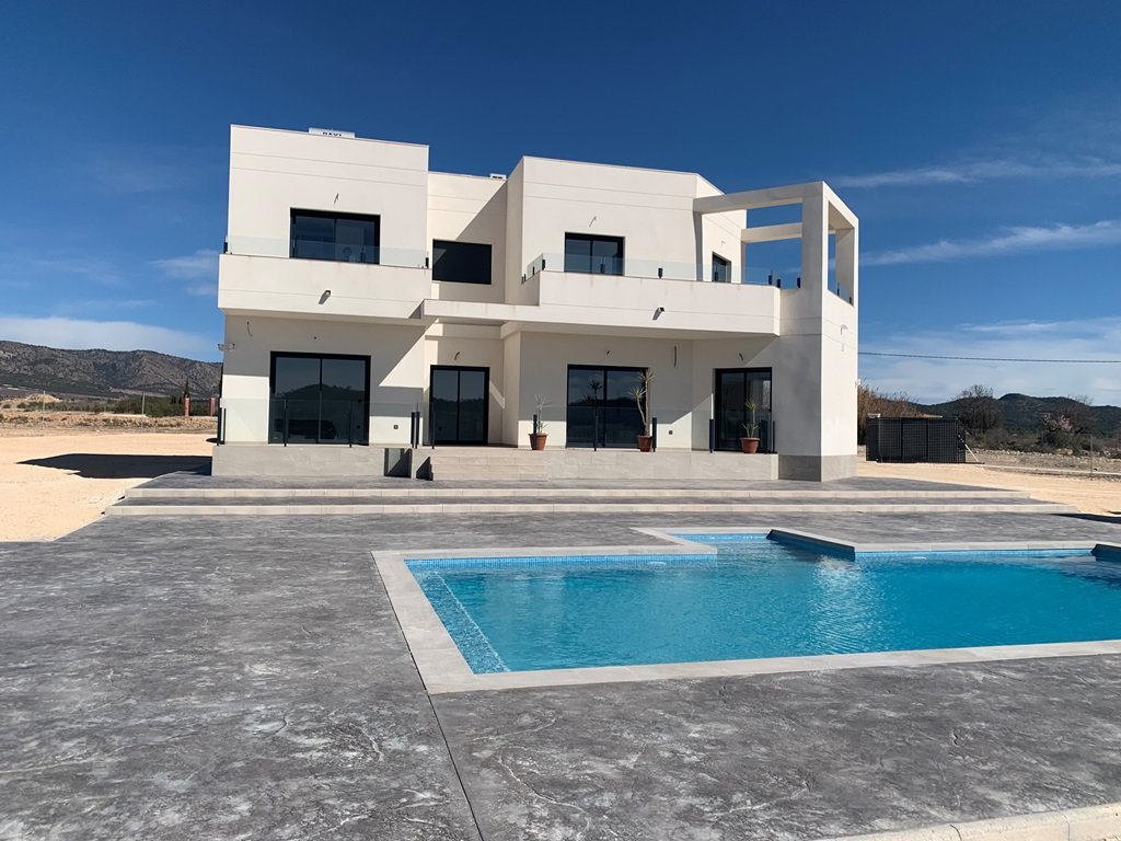 Villa a Pinoso, Alicante, Spagna 5 camere da letto, 222 mq. N° 99319