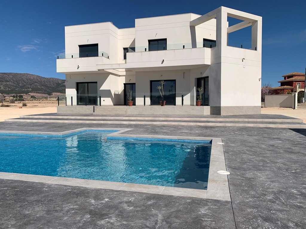 Villa a Pinoso, Alicante, Spagna 5 camere da letto, 222 mq. N° 99319