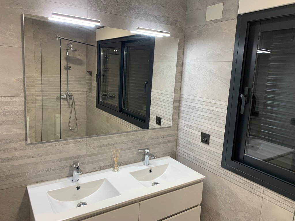 Villa a Pinoso, Alicante, Spagna 5 camere da letto, 222 mq. N° 99319