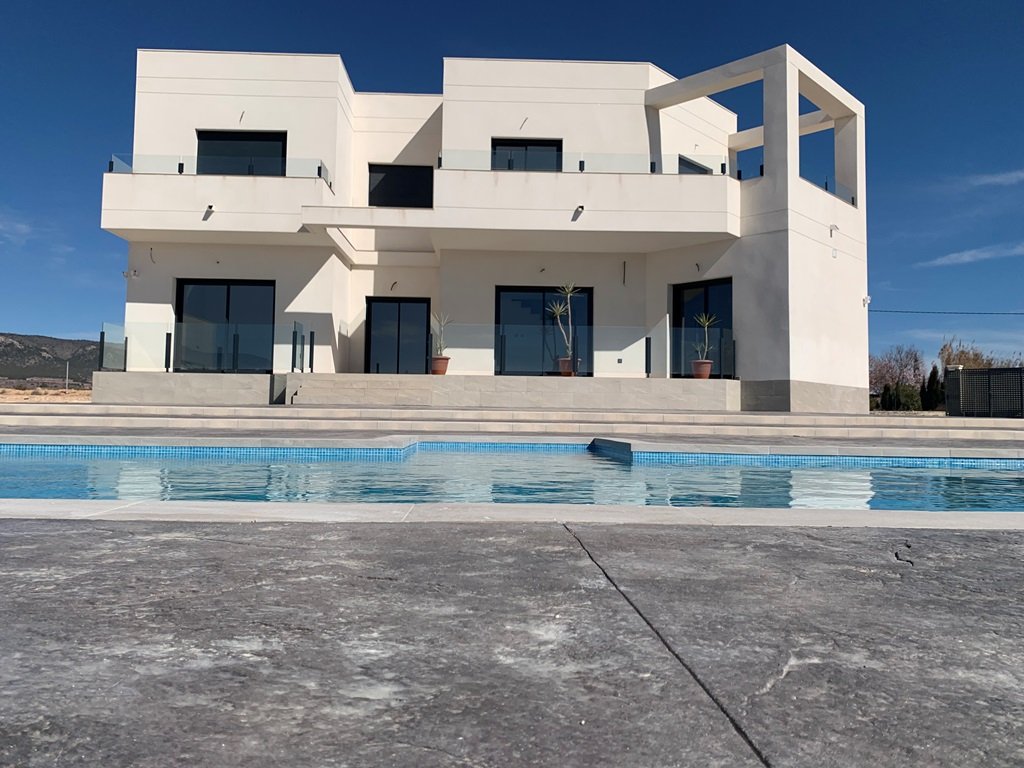Villa a Pinoso, Alicante, Spagna 5 camere da letto, 222 mq. N° 99319