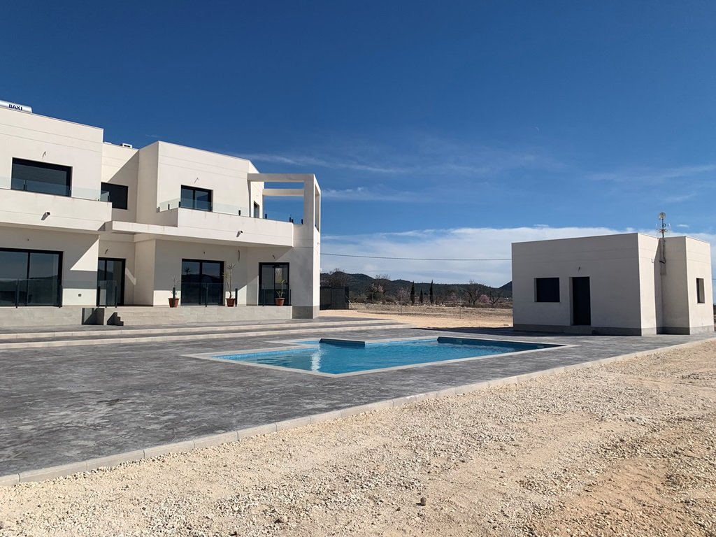 Villa a Pinoso, Alicante, Spagna 5 camere da letto, 222 mq. N° 99319