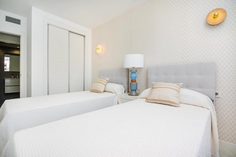 Apartment for sale Punta Prima, Alicante, Spain 2 bedrooms, 75 sq.m. No. 113627 - photo 20
