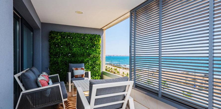 Apartment Punta Prima, Alicante, Spain 2 bedrooms, 75 sq.m. No. 113627