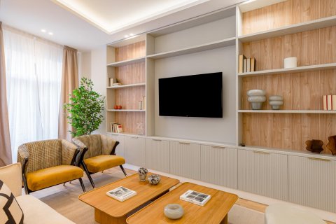 Apartment for sale Madrid, Spain 2 bedrooms, 99 sq.m. No. 87279 - photo 1