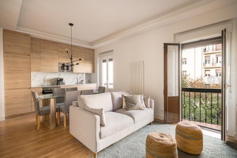 Apartamento en venta Madrid, España 3 dormitorios, 80 m2 No. 87284 - foto 1