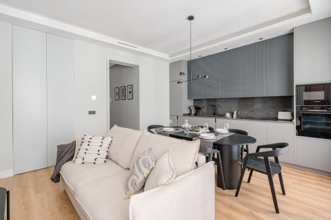 Huoneisto myytävänä Madrid, Espanja, 2 makuuhuonetta, 84 m2 No. 87280 - kuva 5