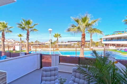 Townhouse for sale Torrevieja, Alicante, Spain 3 bedrooms, 75 sq.m. No. 115141 - photo 2