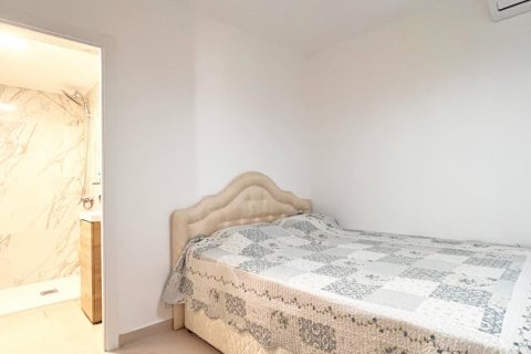 Bungalowi myytävänä Alicante, Espanja, 2 makuuhuonetta, 83 m2 No. 115143 - kuva 15