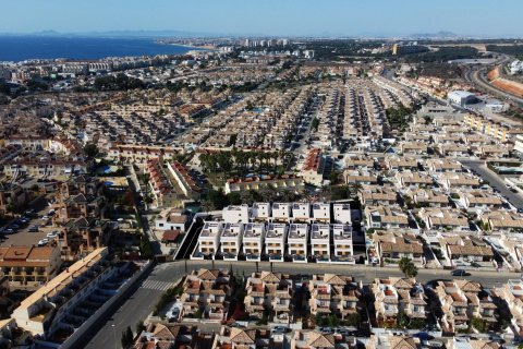 Townhouse for sale La Zenia, Alicante, Spain 3 bedrooms,  No. 114884 - photo 20