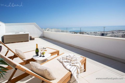 Apartment for sale in Fuengirola, Malaga, Spain 2 bedrooms, 92 sq.m. No. 105289 - photo 1