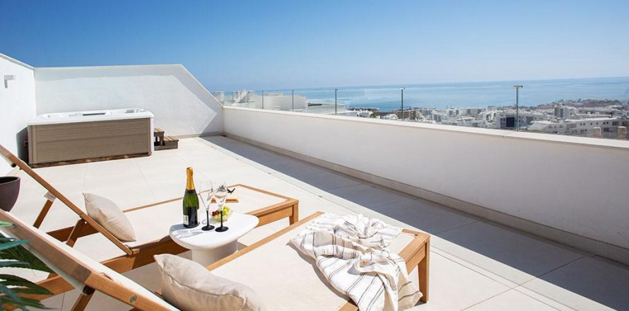 Apartment in Fuengirola, Malaga, Spain 2 bedrooms, 92 sq.m. No. 105289