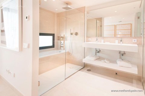 Apartment for sale in Fuengirola, Malaga, Spain 2 bedrooms, 92 sq.m. No. 105289 - photo 13