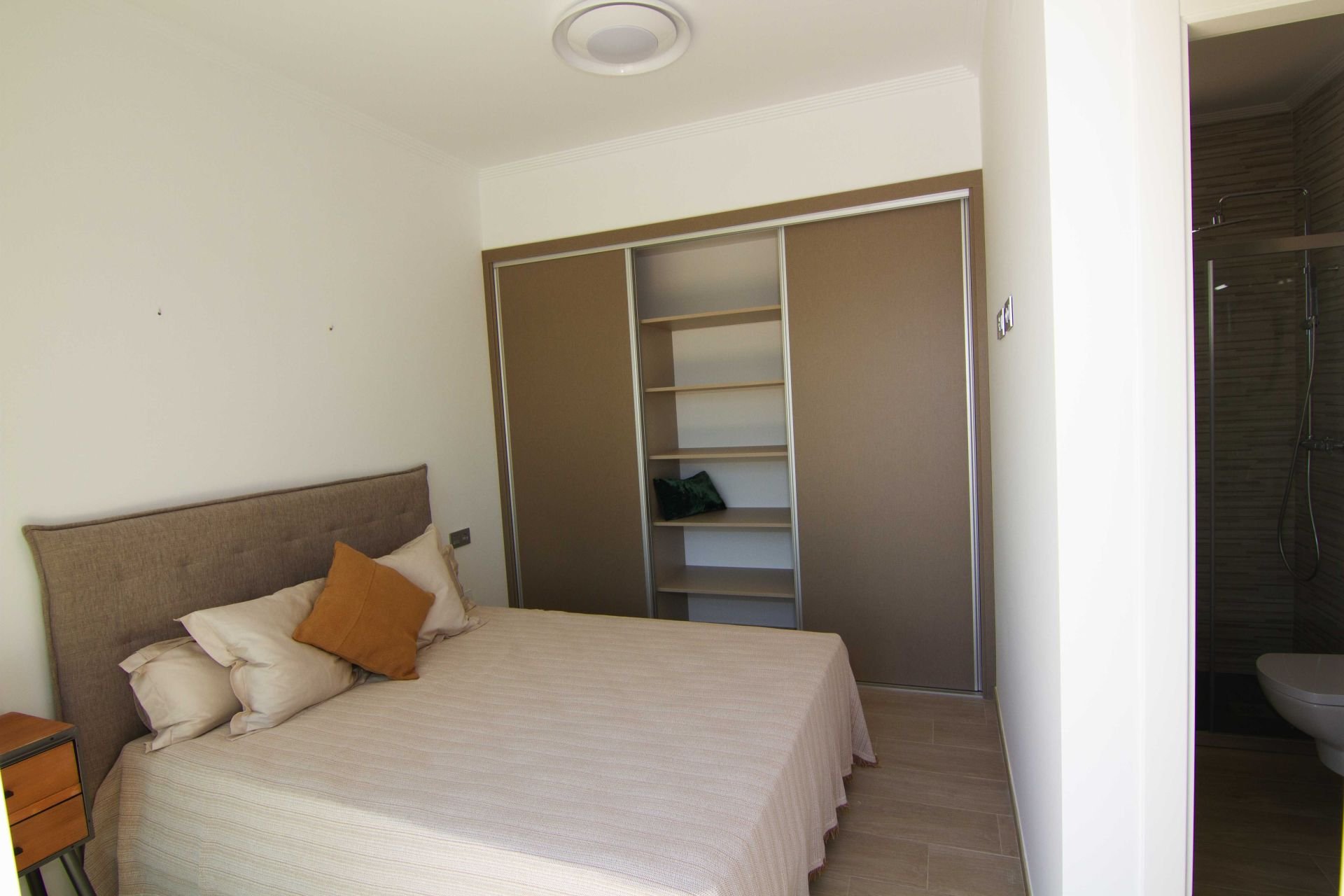 Casa a Torrevieja, Alicante, Spagna 3 camere da letto, 238 mq. N° 95740