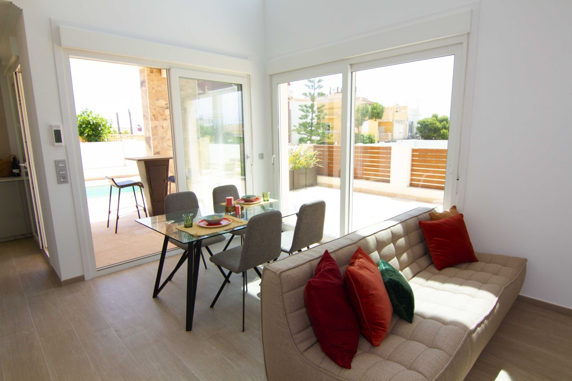 Casa a Torrevieja, Alicante, Spagna 3 camere da letto, 238 mq. N° 95740