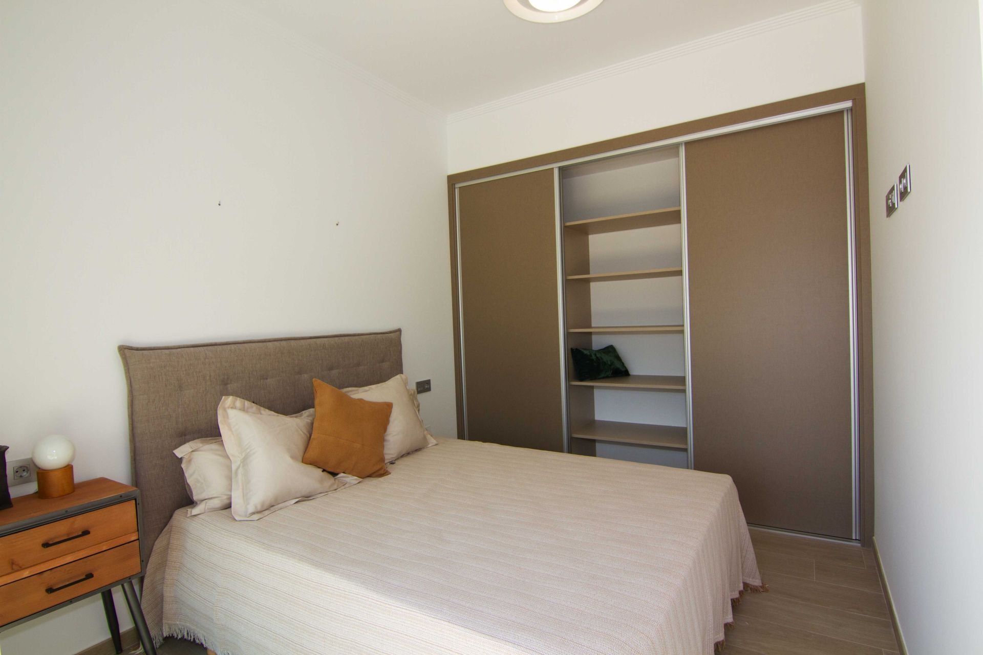 Casa a Torrevieja, Alicante, Spagna 3 camere da letto, 238 mq. N° 95740