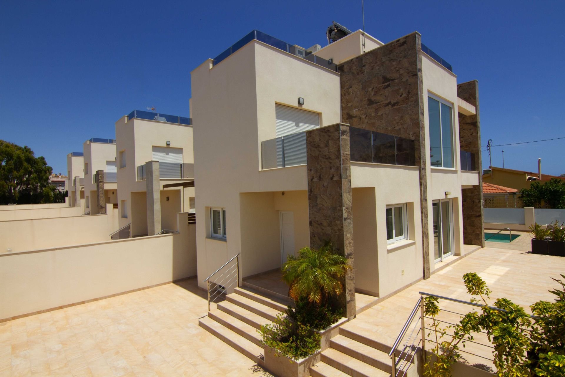 Casa a Torrevieja, Alicante, Spagna 3 camere da letto, 238 mq. N° 95740
