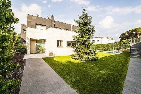 House à vendre Vallromanes, Barcelona, Espagne, 5 chambres, 540 m2 No. 22468 - photo 3
