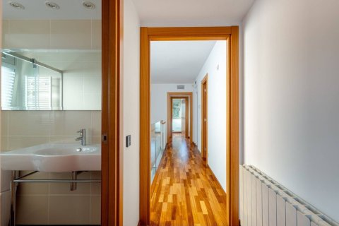Сasa en venta en Vilassar de Dalt, Barcelona, España 6 dormitorios, 386 m2 No. 35899 - foto 16