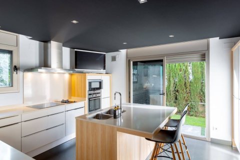 Сasa en venta en Vilassar de Dalt, Barcelona, España 6 dormitorios, 386 m2 No. 35899 - foto 13