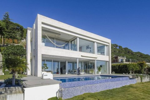 House for sale Cabrils, Barcelona, Spain 4 bedrooms, 358 sq.m. No. 37197 - photo 1