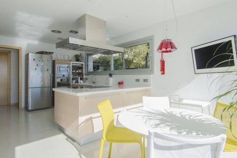 House for sale Cabrils, Barcelona, Spain 4 bedrooms, 358 sq.m. No. 37197 - photo 5
