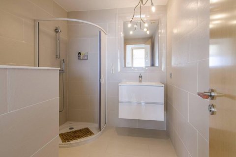 House for sale Cabrils, Barcelona, Spain 4 bedrooms, 358 sq.m. No. 37197 - photo 18