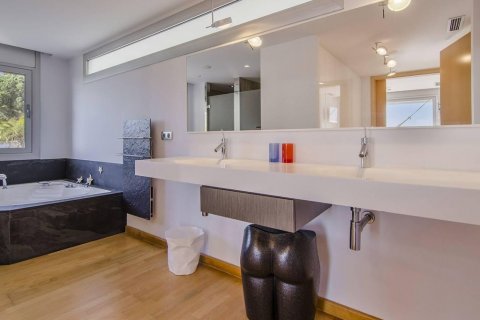 House for sale Cabrils, Barcelona, Spain 4 bedrooms, 358 sq.m. No. 37197 - photo 25
