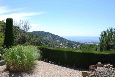 House for sale Cabrils, Barcelona, Spain 4 bedrooms, 400 sq.m. No. 22480 - photo 27