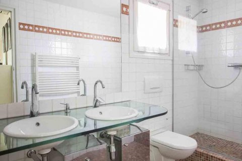 House for sale Cabrils, Barcelona, Spain 4 bedrooms, 400 sq.m. No. 22480 - photo 24