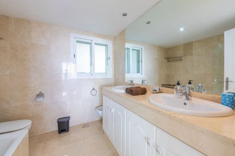 Penthouse for sale Estepona, Malaga, Spain 3 bedrooms, 137 sq.m. No. 109704 - photo 16