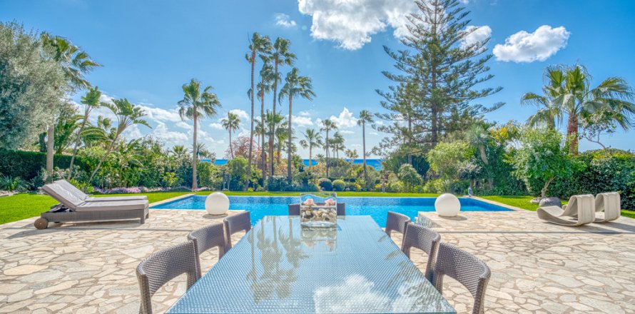 Villa Marbella, Malaga, Spanien 4 Schlafzimmer, 784 m2 Nr. 109772