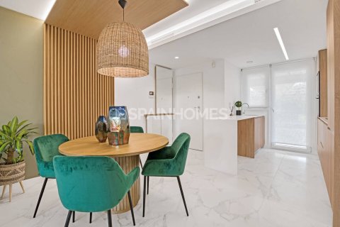 Продажа квартиры в Ориуэла, Аликанте, Испания 3 спальни, 98м2 №92024 - фото 19