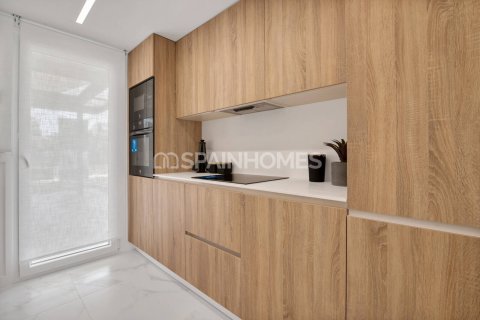 Продажа квартиры в Ориуэла, Аликанте, Испания 3 спальни, 98м2 №92024 - фото 24