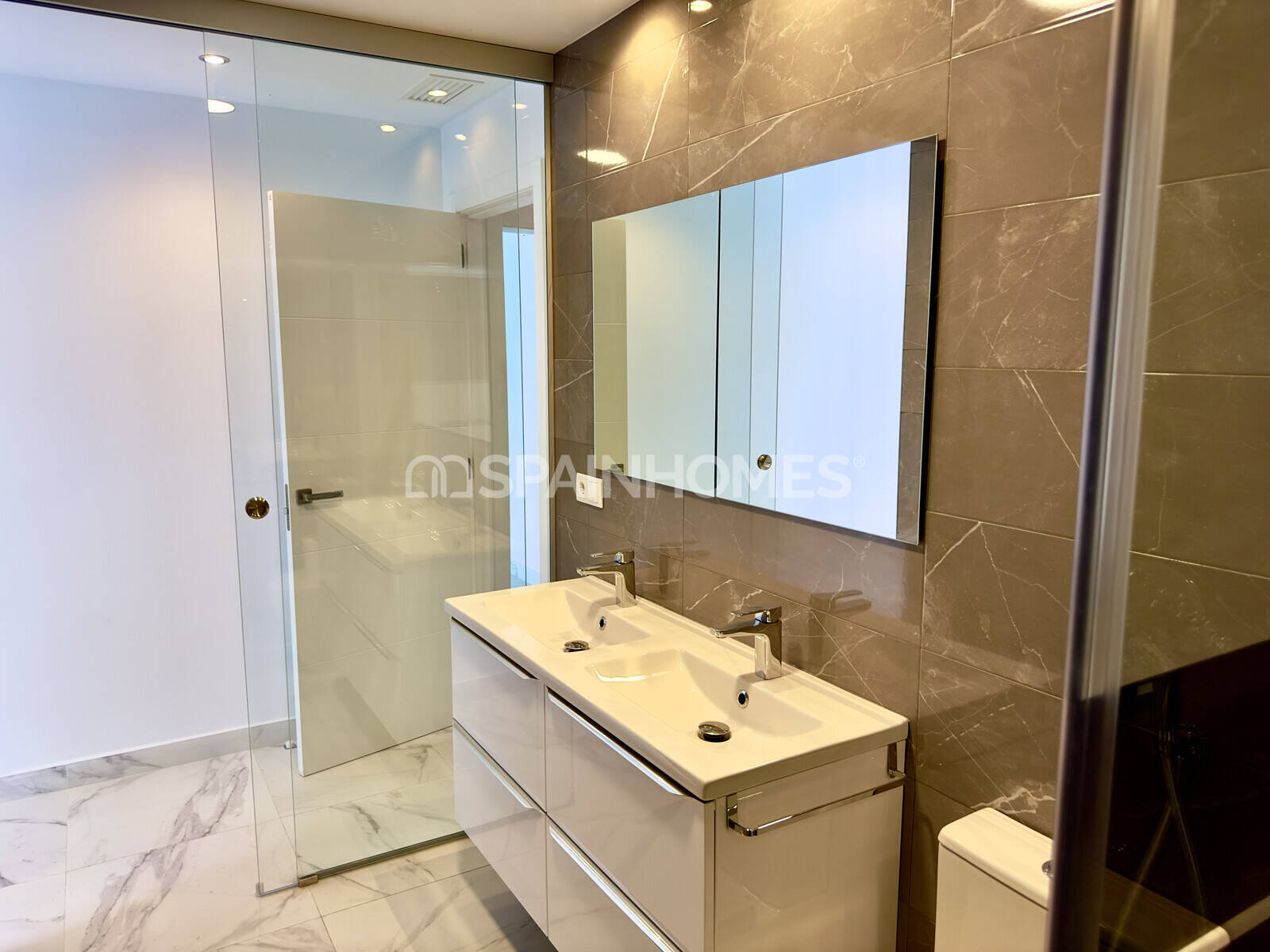 Villa in Rojales, Alicante, Spain 3 bedrooms, 302 sq.m. No. 55734