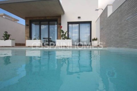 Продажа виллы в Ориуэла, Аликанте, Испания 3 спальни, 92м2 №48772 - фото 3