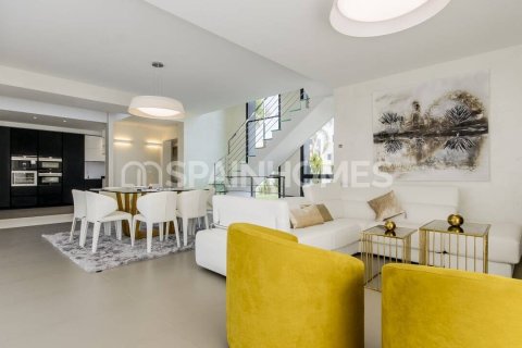 Продажа виллы в Ориуэла, Аликанте, Испания 3 спальни, 92м2 №48772 - фото 9