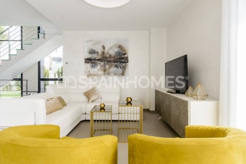 Продажа виллы в Ориуэла, Аликанте, Испания 3 спальни, 92м2 №48772 - фото 8