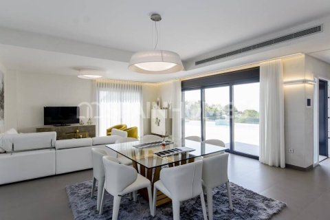 Продажа виллы в Ориуэла, Аликанте, Испания 3 спальни, 92м2 №48772 - фото 12