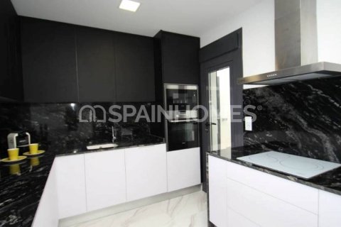 Villa till salu i Orihuela, Alicante, Spanien 4 sovrum, 197 kvm. Nr. 48773 - foto 15