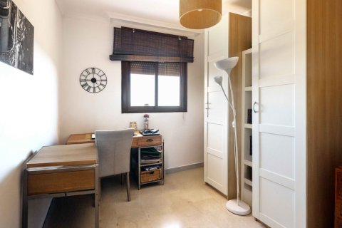 Продажа пентхауса Бенальмадена, Малага, Испания 4 спальни, 127м2 №117825 - фото 19