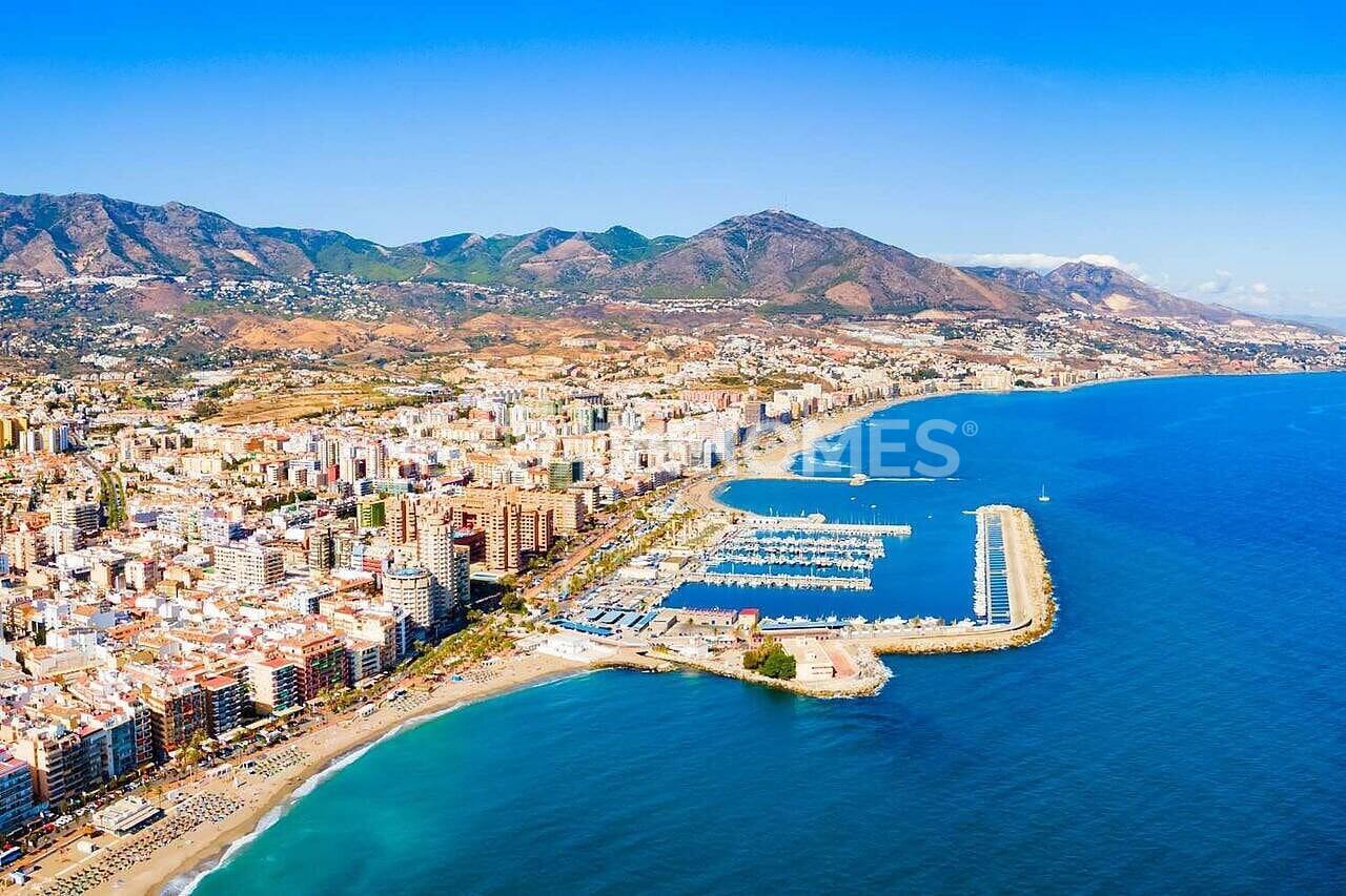 Apartment in Fuengirola, Malaga, Spain 2 bedrooms, 86 sq.m. No. 48625