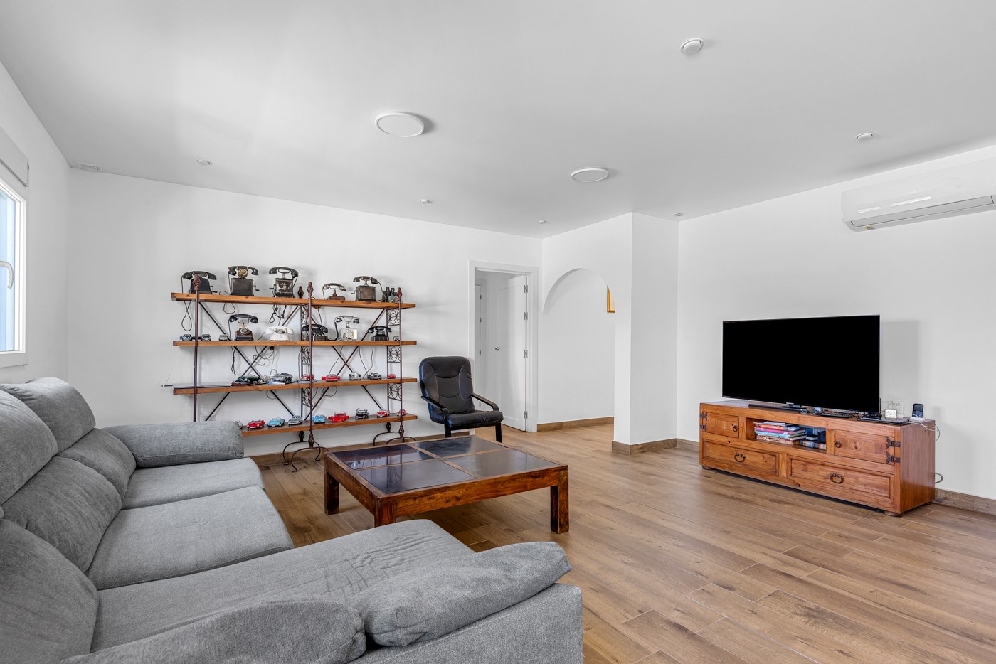 Huvila Los Montesinos, Alicante, Espanja 6 makuuhuonetta, 340 m2 No. 117918