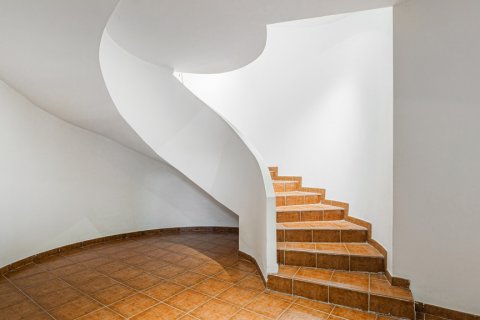 Huvila myytävänä Dos Hermanas, Seville, Espanja, 7 makuuhuonetta, 1.05 m2 No. 106998 - kuva 27